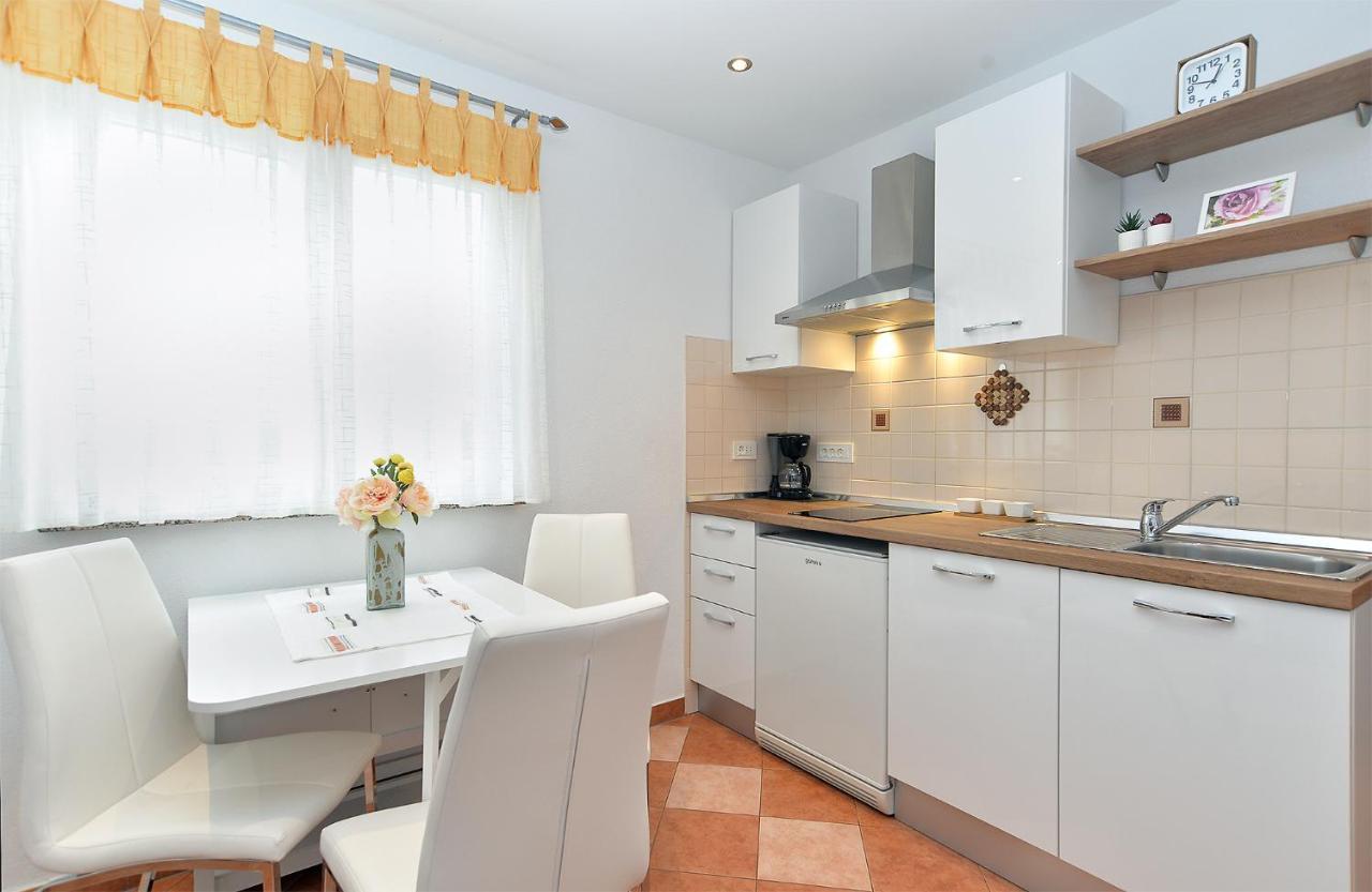 Apartment Snjezana 1064 Rovinj Exterior photo