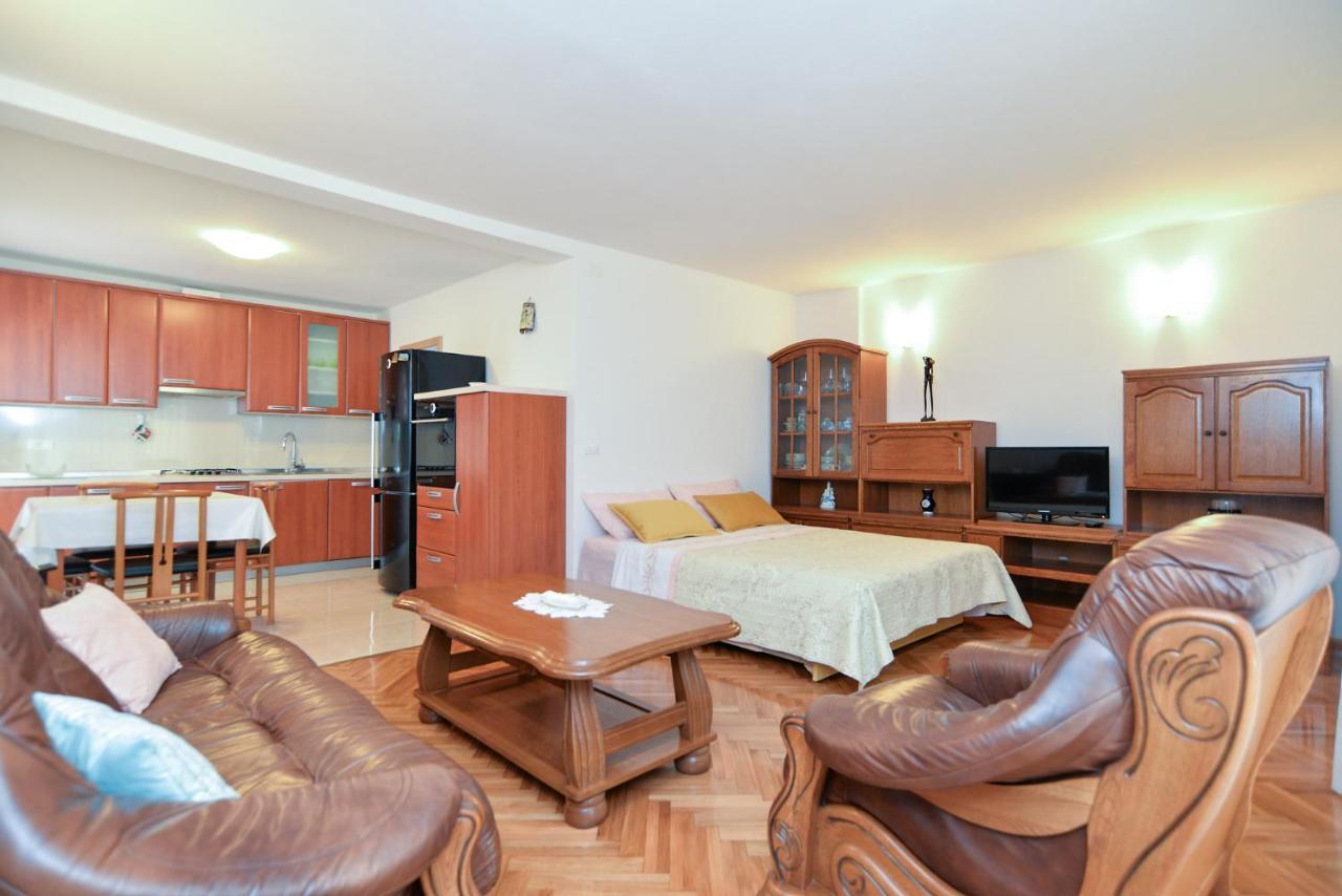 Apartment Snjezana 1064 Rovinj Exterior photo