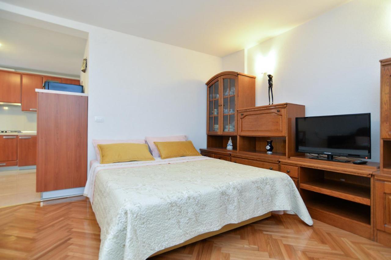 Apartment Snjezana 1064 Rovinj Exterior photo